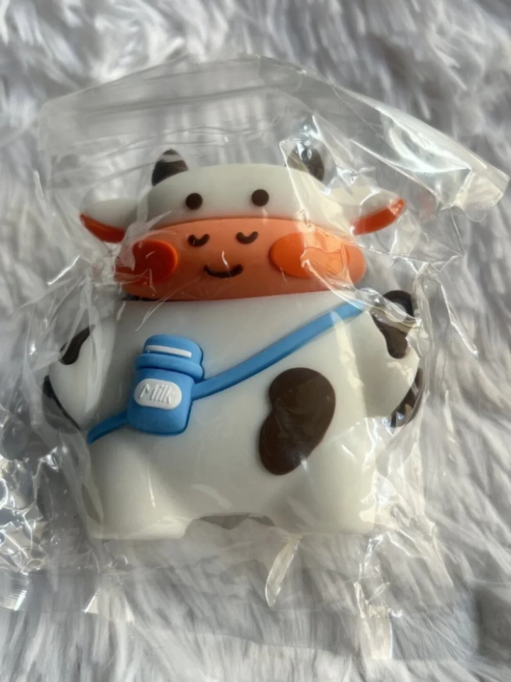 Cute Cow with Milk Bag Apple Airpod Gen. 1/2 Case